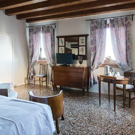 Hotel Ai Santi Apostoli Venice