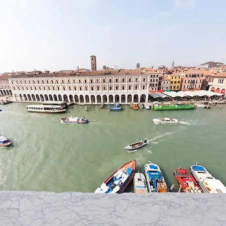 Ai Santi Apostoli Venice