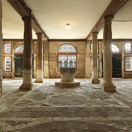 Ai Santi Apostoli 3* Venice