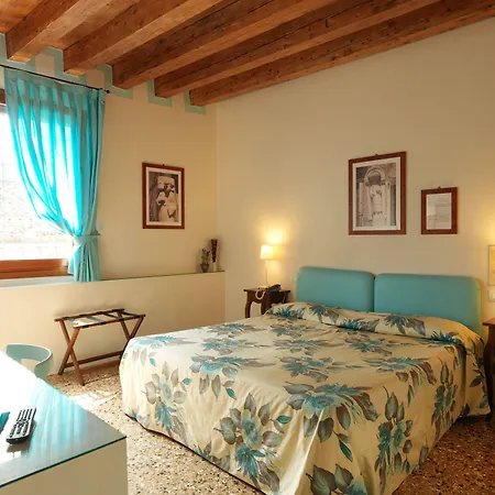 Ai Santi Apostoli Sul Canal Grande - Ferretti Collection Отель 3*