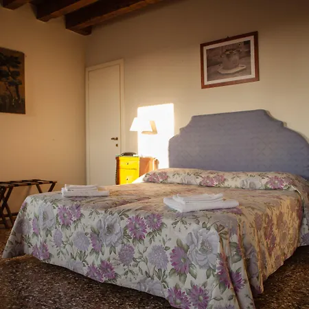 Отель Ai Santi Apostoli Sul Canal Grande - Ferretti Collection Венеция