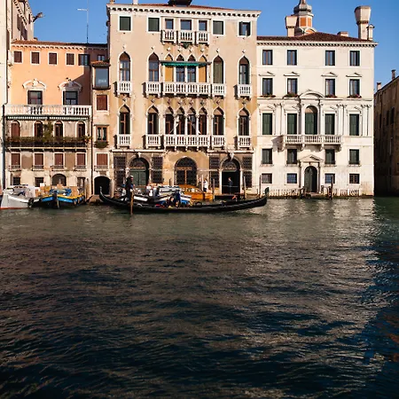 Отель Ai Santi Apostoli Sul Canal Grande - Ferretti Collection 3*