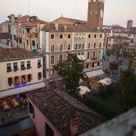 Ai Santi Apostoli Sul Canal Grande - Ferretti Collection